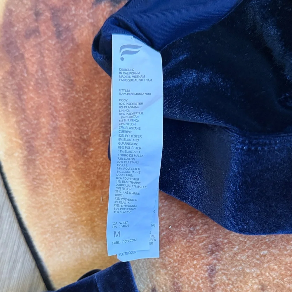 Fabletics oasis twist navy velour Yoga Set - Picture 8 of 14